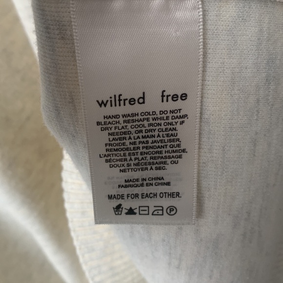 Aritzia oversized sweater - Picture 4 of 4